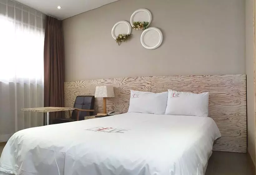 Reve Hotel Jeju