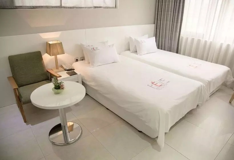 Reve Hotel Jeju