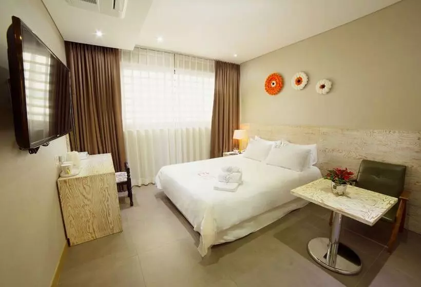 Reve Hotel Jeju
