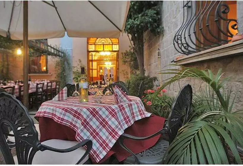 هتل Ristorante Novecento