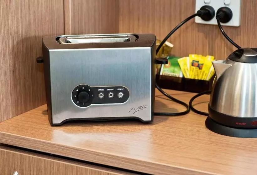 מוטל Colonial Terrace Motor Inn