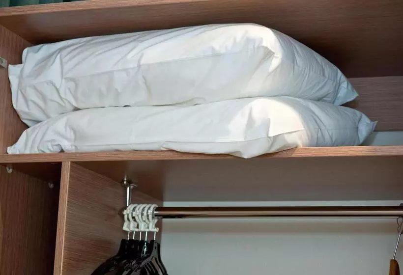 מוטל Colonial Terrace Motor Inn