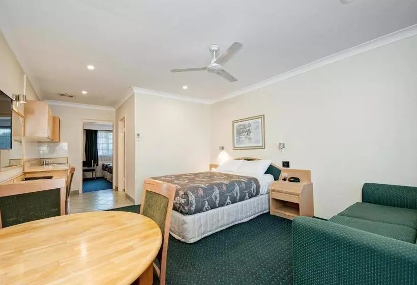 מוטל Colonial Terrace Motor Inn