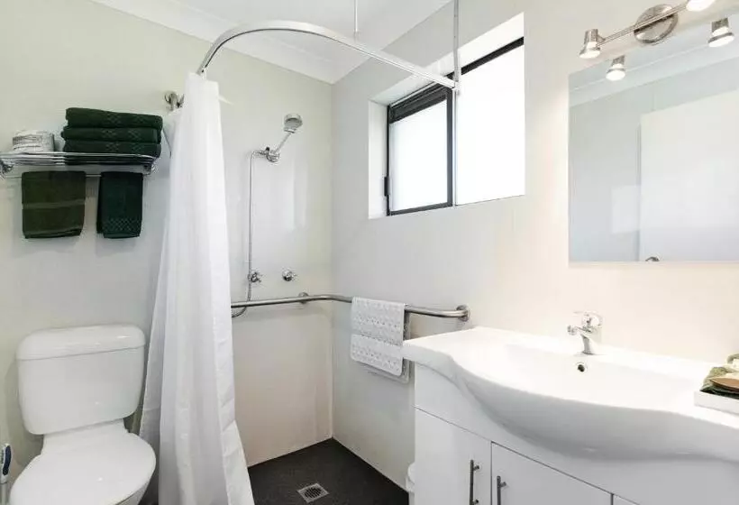 מוטל Colonial Terrace Motor Inn