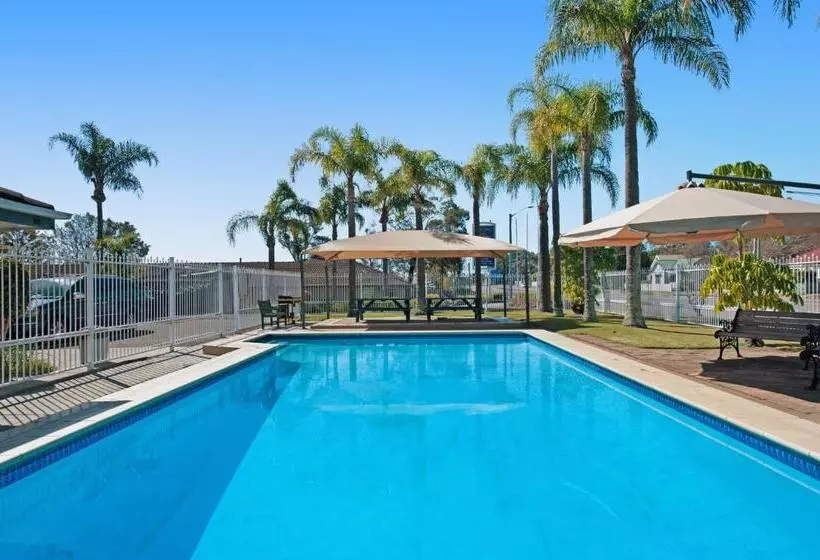 מוטל Colonial Terrace Motor Inn