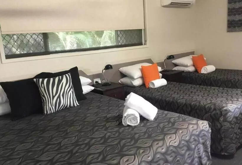 Motelli Golden Palms Motor Inn