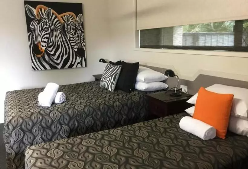 Motelli Golden Palms Motor Inn