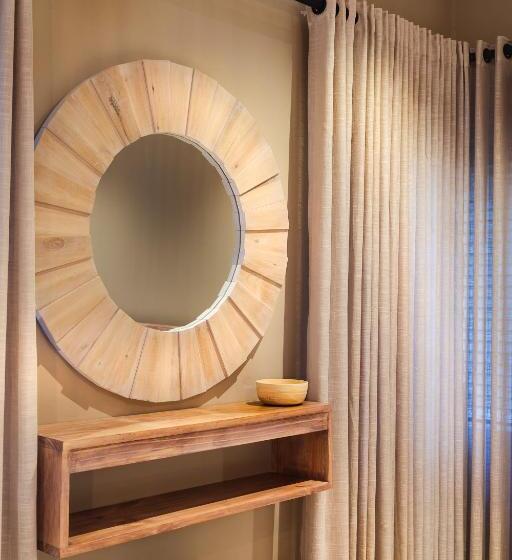 פנסיון Loerie Guest Lodge