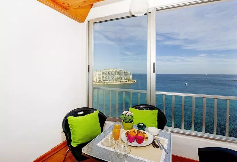 Spinola Bay Top Floor Seafront 3 Bedroom Apartment With Panoramic Sea Views By Getawaysmalta