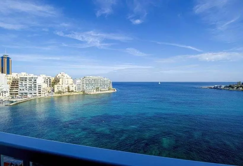 Spinola Bay Top Floor Seafront 3 Bedroom Apartment With Panoramic Sea Views By Getawaysmalta