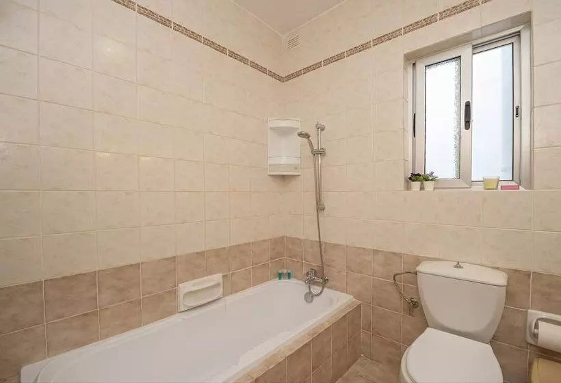 Spinola Bay Top Floor Seafront 3 Bedroom Apartment With Panoramic Sea Views By Getawaysmalta