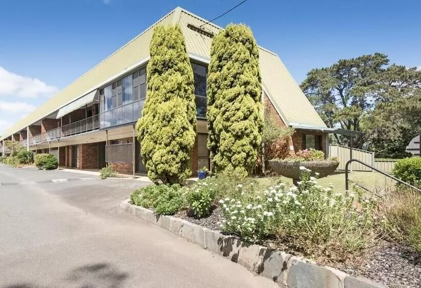 Whiteoaks Motel & Lodges