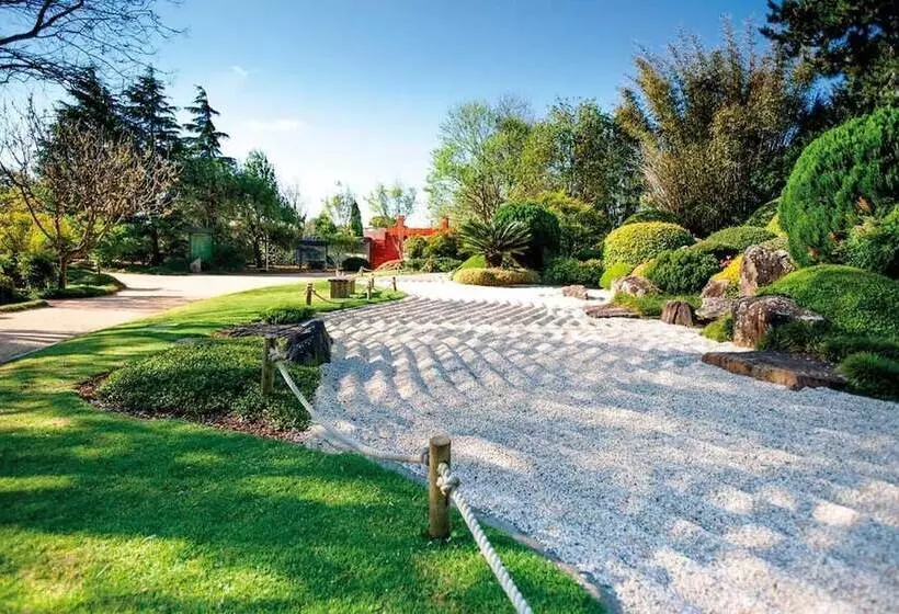 Whiteoaks Motel & Lodges
