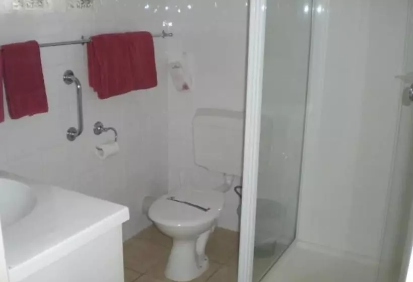 Whiteoaks Motel & Lodges