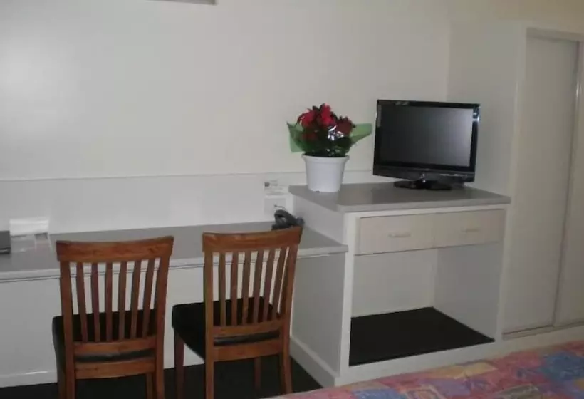 Whiteoaks Motel & Lodges