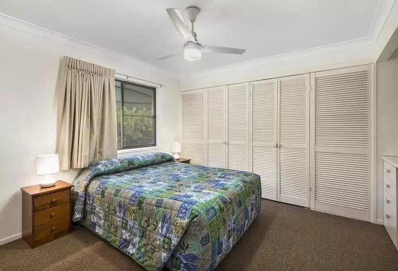 Whiteoaks Motel & Lodges