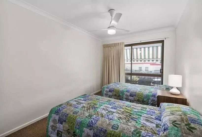 Whiteoaks Motel & Lodges