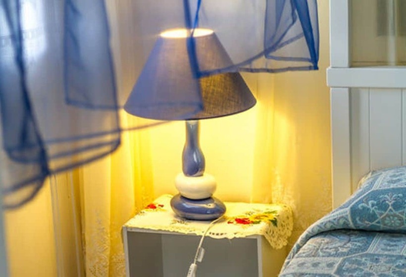 تختخواب و صبحانه Les Chambres D'hotes De La Villa Cayol