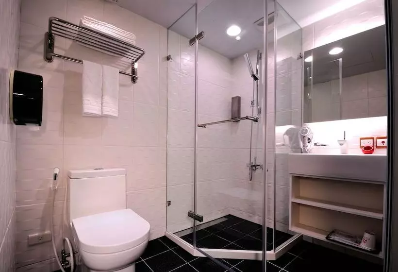 هتل Audi Garden Business