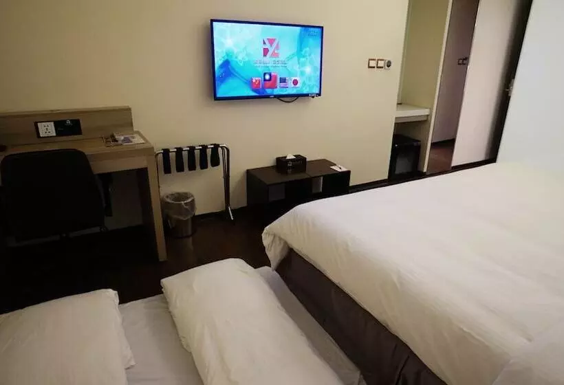 هتل Audi Garden Business