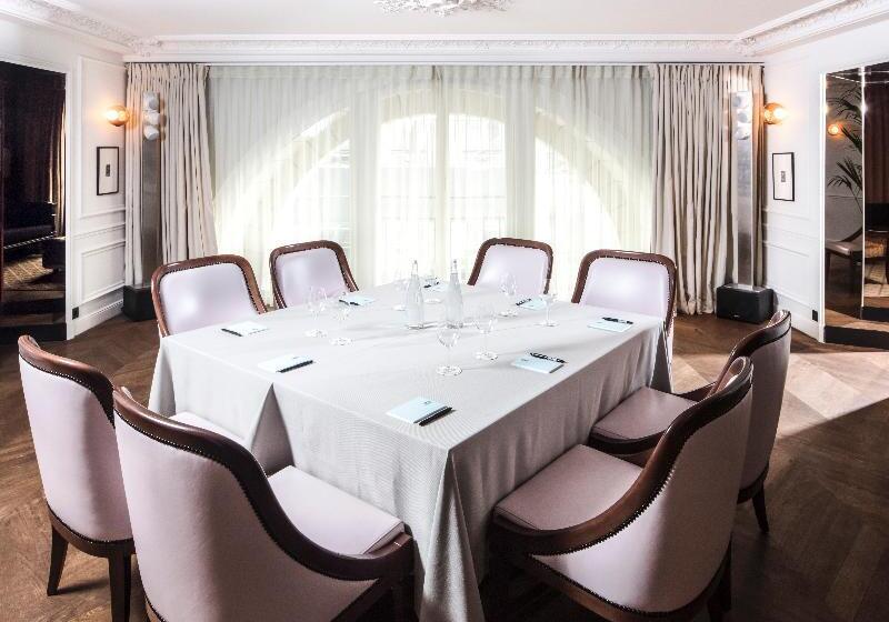 ホテル Les Bains Paris