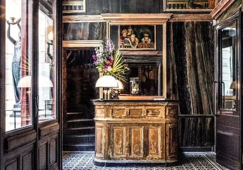 ホテル Les Bains Paris