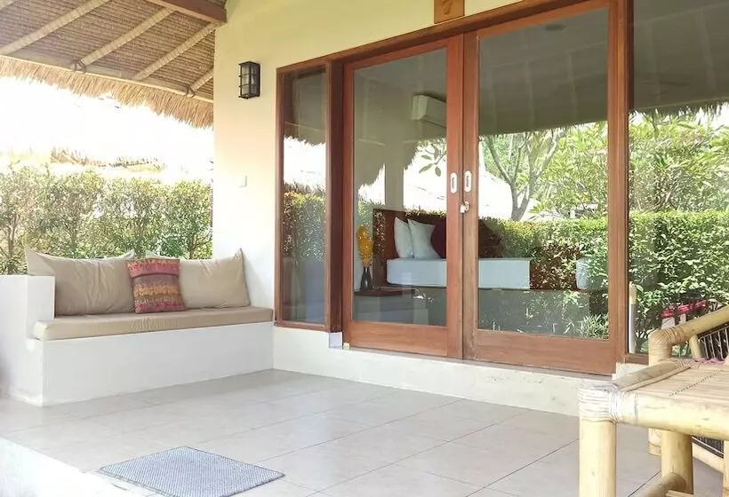 Отель Mama Bella's Retreat