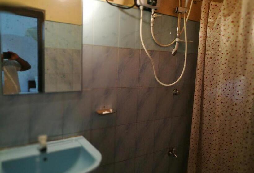 בית מלון כפרי Travelers Holiday Resort