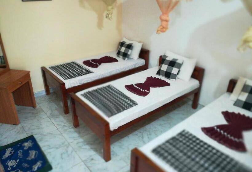 בית מלון כפרי Travelers Holiday Resort