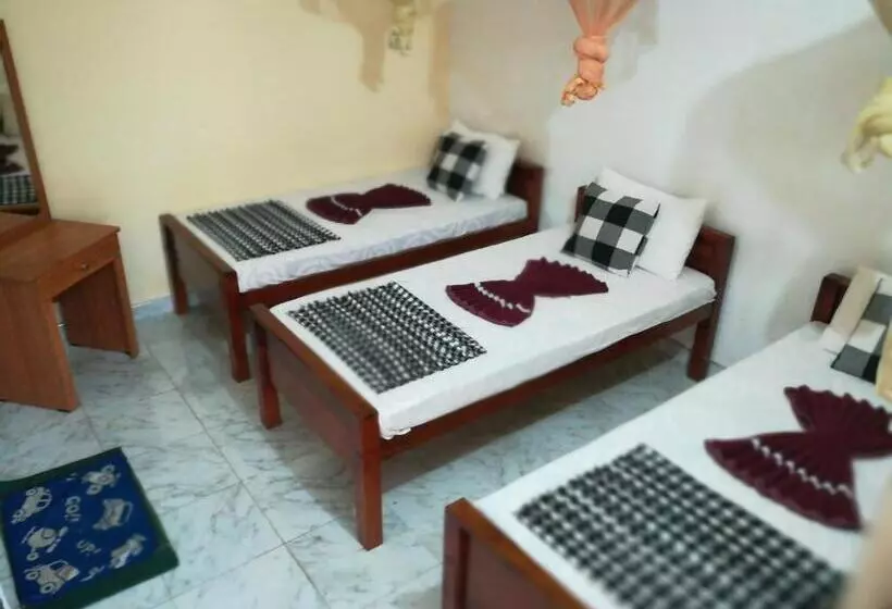 ホテル Travelers Holiday Resort