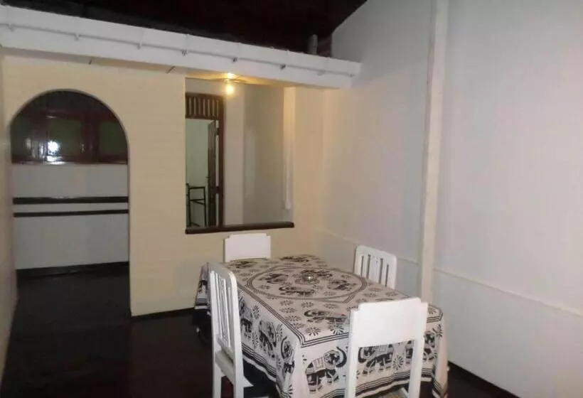 ホテル Travelers Holiday Resort