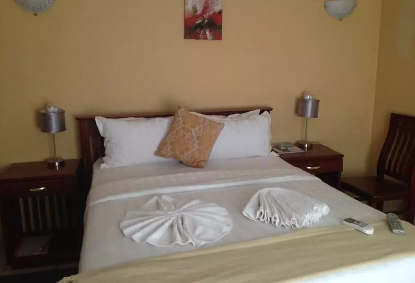 پانسیون Isabel Guest Suites & Tours