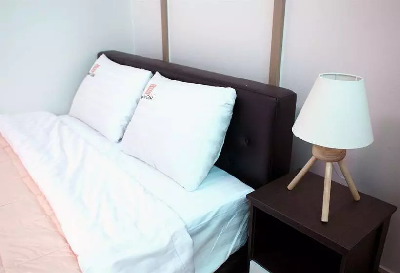 Gaek Guesthouse  Hostel