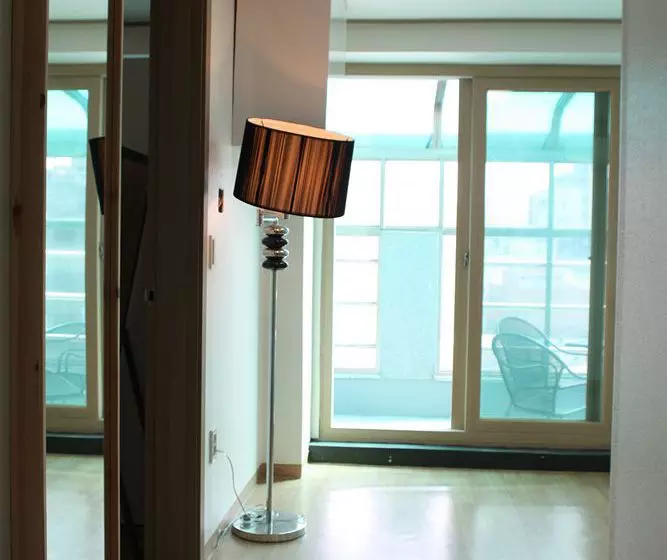 Gaek Guesthouse  Hostel