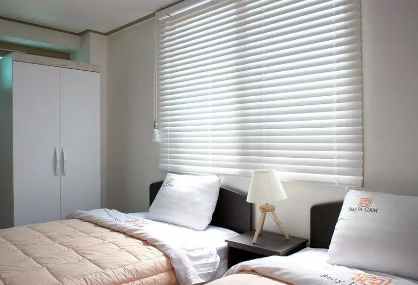 Gaek Guesthouse  Hostel