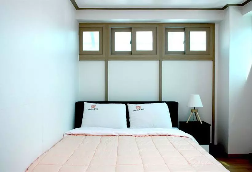 Gaek Guesthouse  Hostel