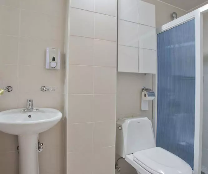 Gaek Guesthouse  Hostel