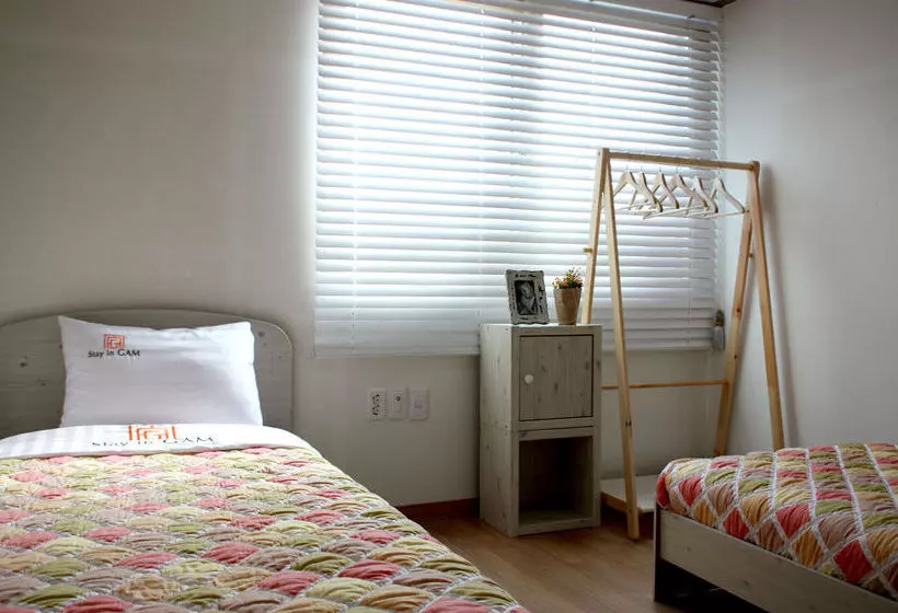 Gaek Guesthouse  Hostel