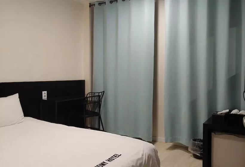 Ekonomy Hotel Gumi
