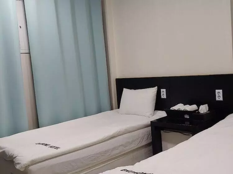 Ekonomy Hotel Gumi