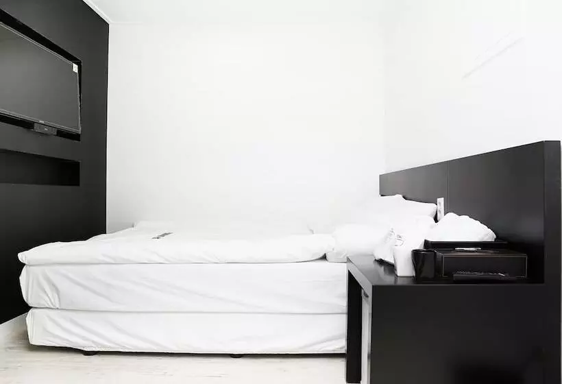 Ekonomy Hotel Gumi