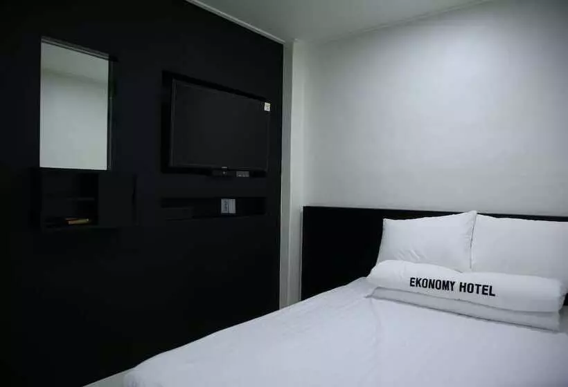 Ekonomy Hotel Gumi