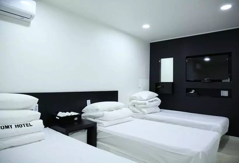 Ekonomy Hotel Gumi