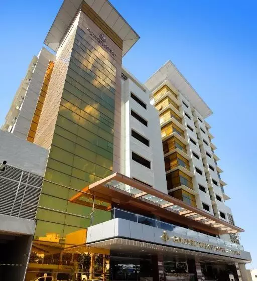Golden Prince Hotel & Suites