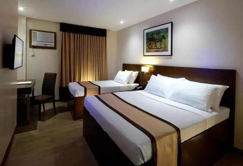 Golden Prince Hotel & Suites