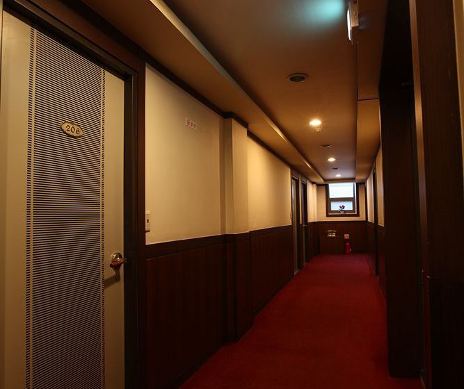 בית מלון כפרי Palace Namdaemun