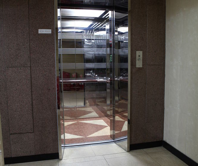 בית מלון כפרי Palace Namdaemun