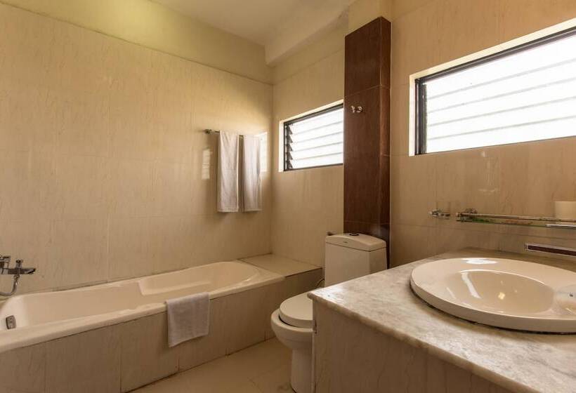 هتل Seven Limited