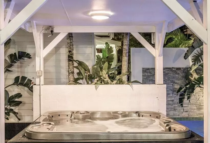 膳宿费 Azur Byron Bay