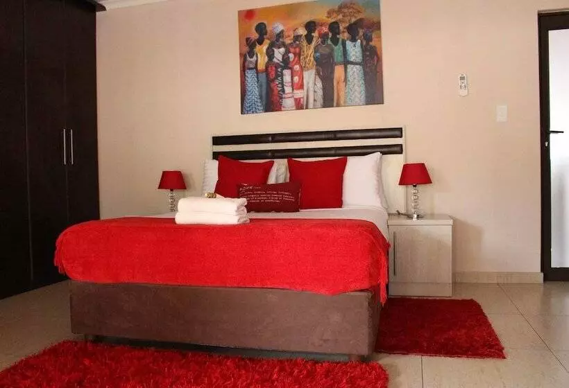 פנסיון Milkwood Mansion